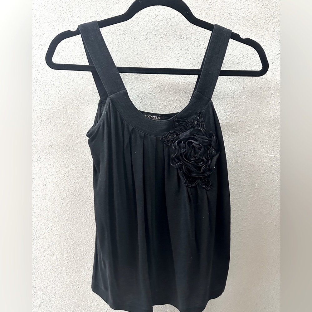 Express tank with flower detail